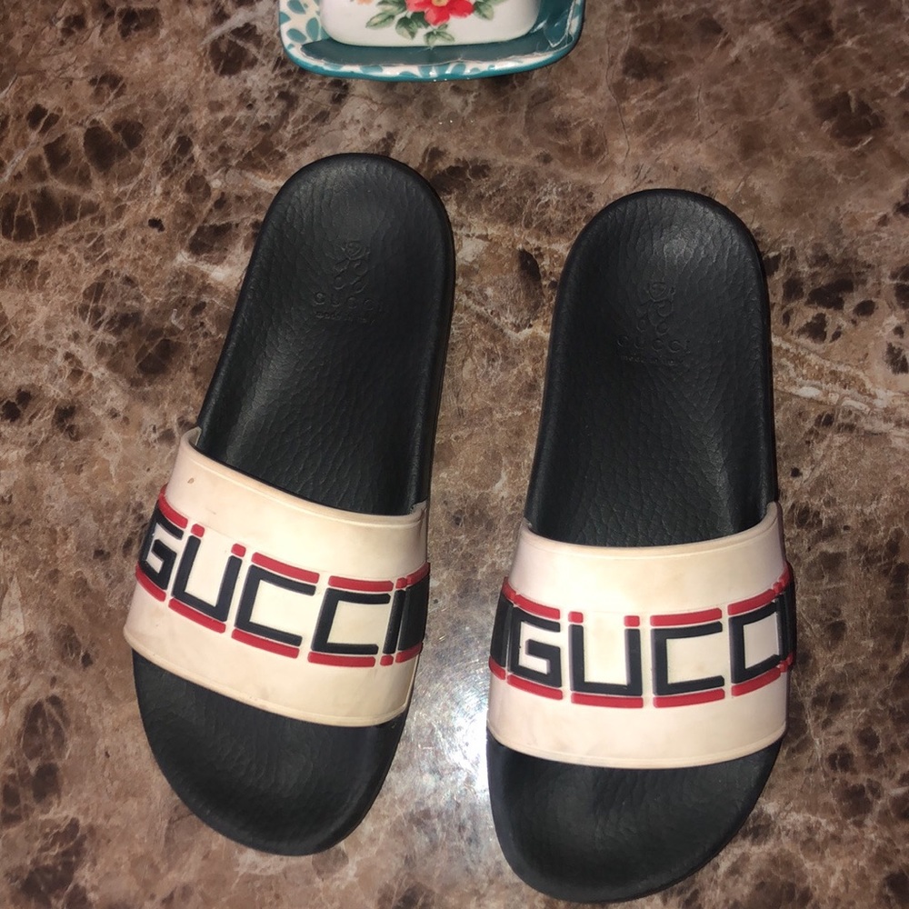 Gucci Junior SPORT SLIDERS .